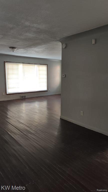 Foto del edificio - 8272 Outer Dr E