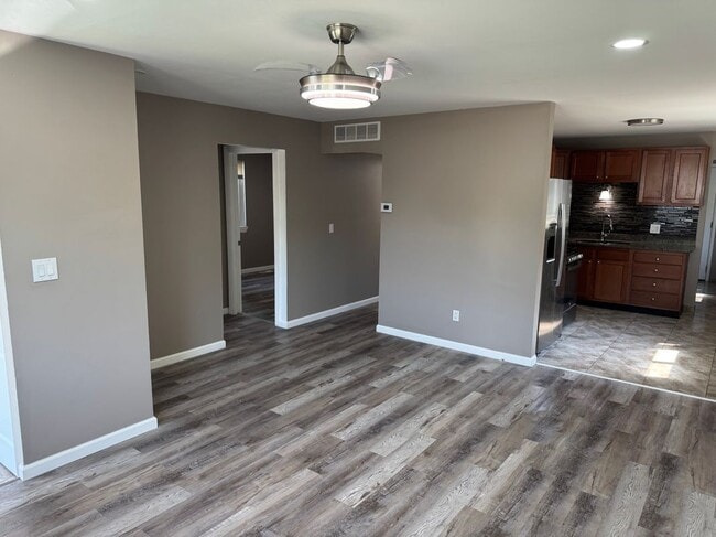 Building Photo - 8220 Lozier Ave
