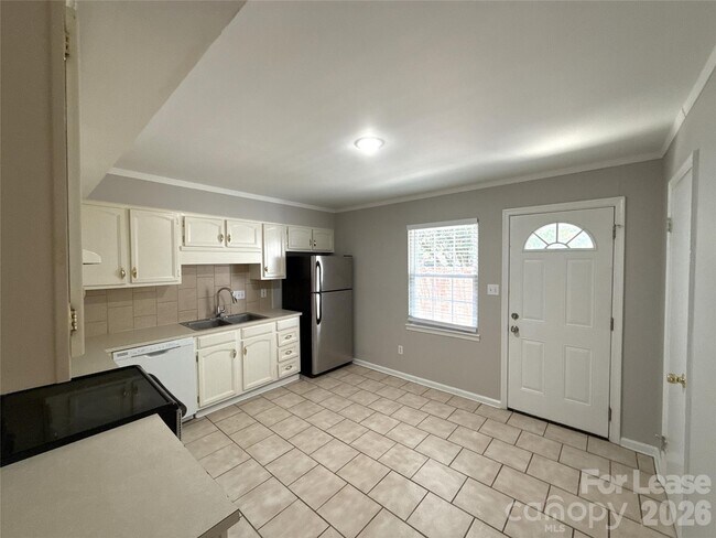 Foto del edificio - 11016 Hunter Trail Ln