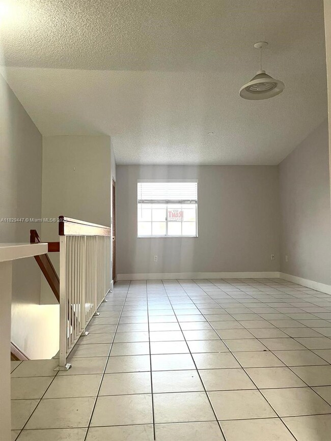 Building Photo - 3264 W 70th St