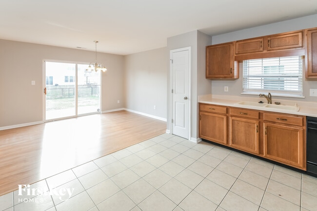 Foto del edificio - 2334 Layton Park Dr