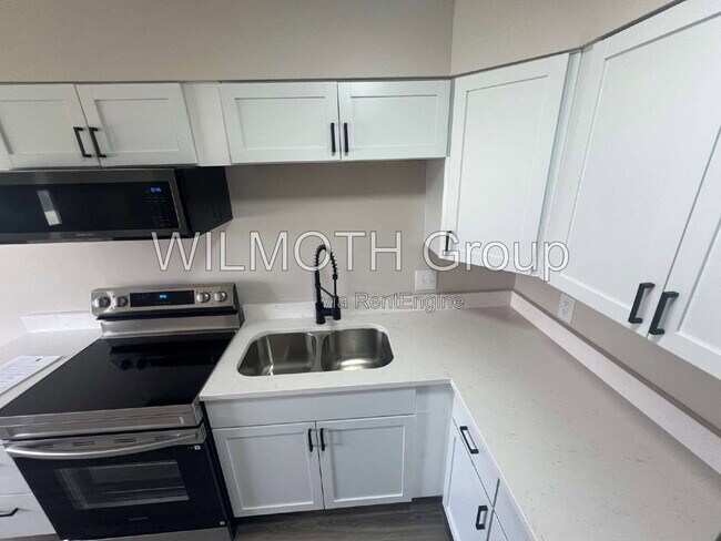 Foto del edificio - 939 W McKay Rd