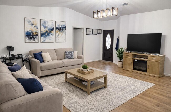 Foto del edificio - 9821 W Elm Ln