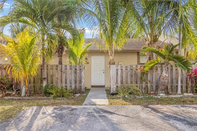Foto del edificio - 1630 Sandpiper Blvd