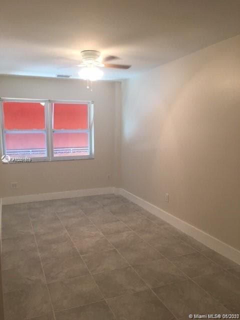 Building Photo - 369 N Royal Poinciana Blvd