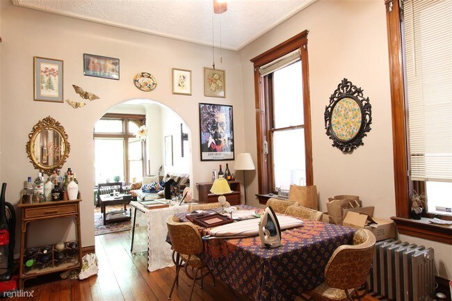 Building Photo - 3 br, 1 bath  - 2133 W Evergreen Ave # 1