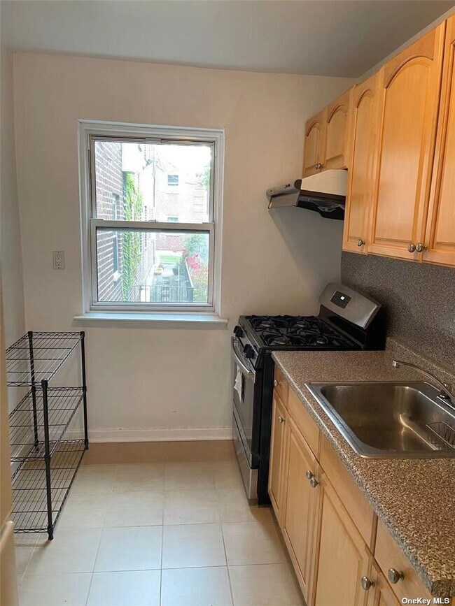 Building Photo - 254-15-254-75 75th Ave