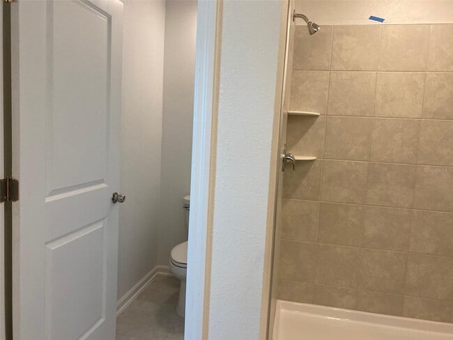 Building Photo - 725 Reggie Rd