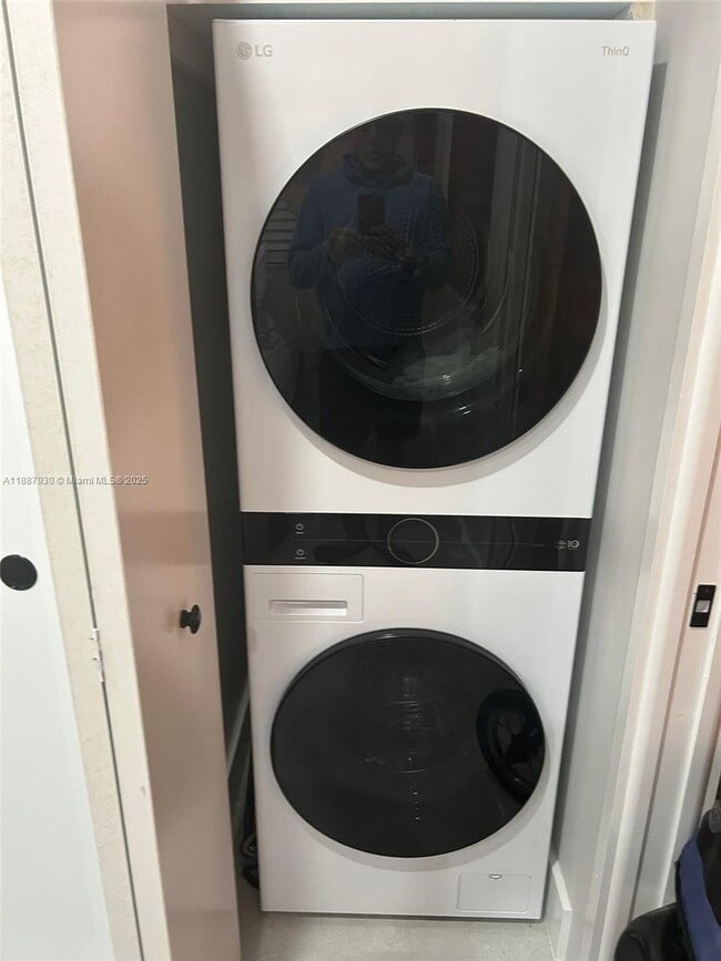 Foto del edificio - 1050 NE 9th Ave