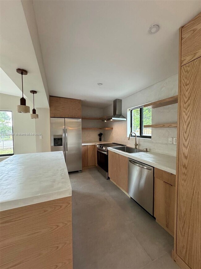 Foto del edificio - 248 NW 75th St