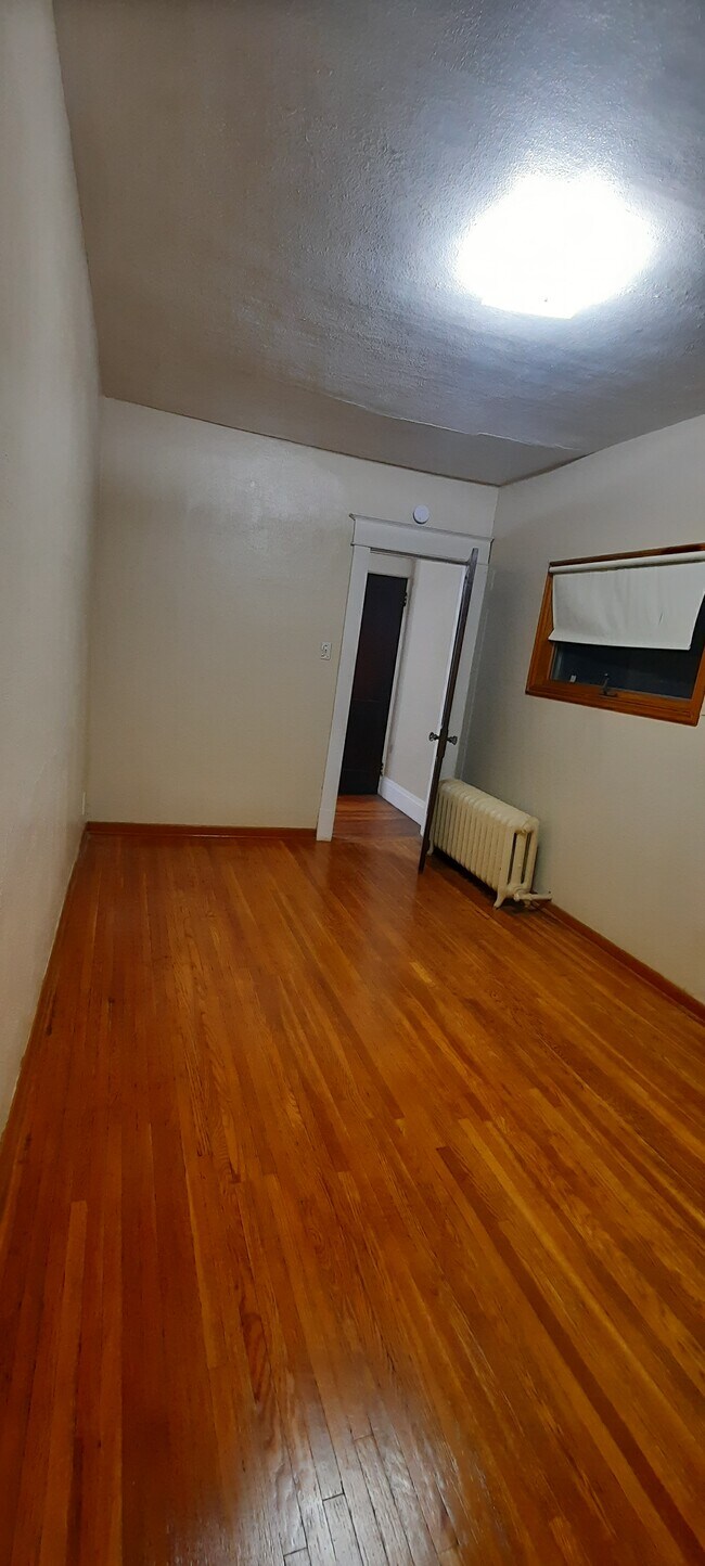 Building Photo - 369 Reiman St
