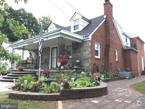 52 Ardmore Ave