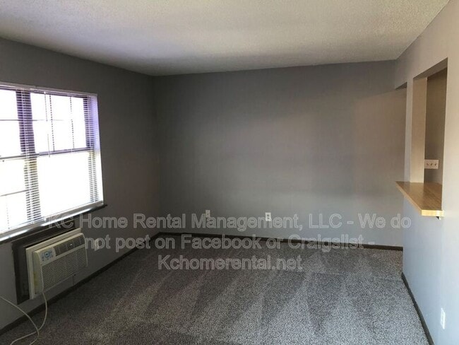 Building Photo - 551 N Somerset Terrace