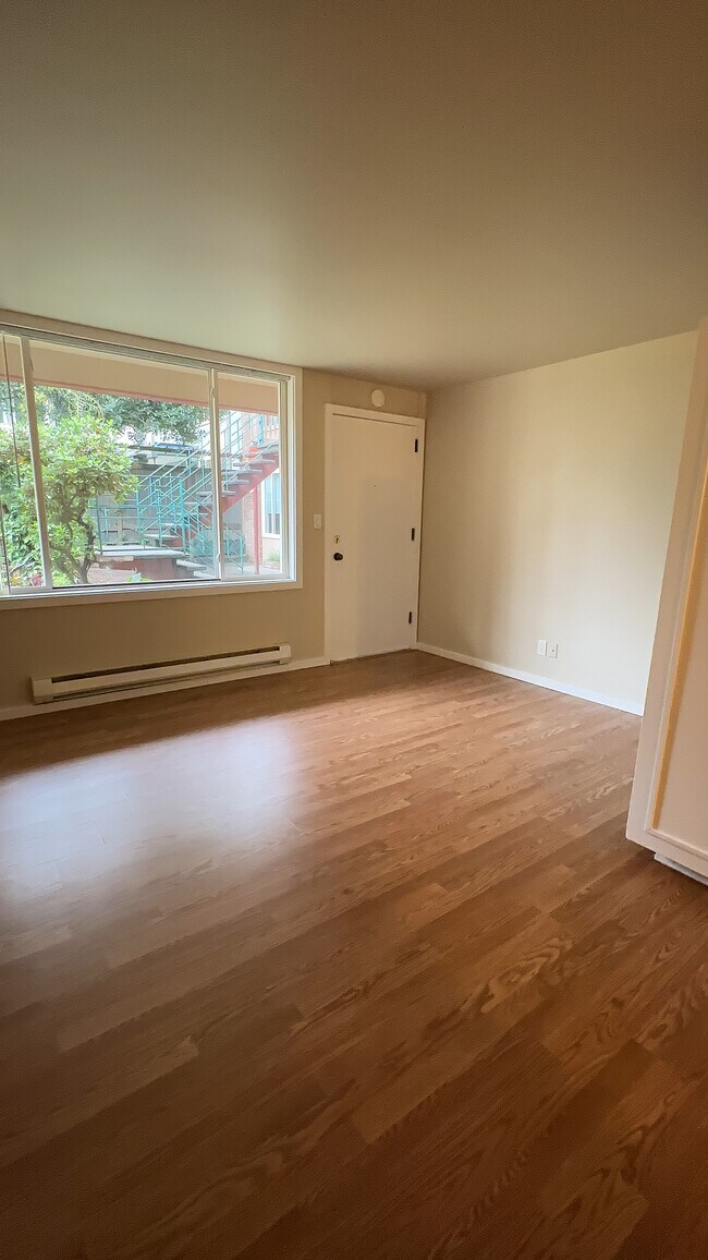 Foto del edificio - 413 NE 73rd St