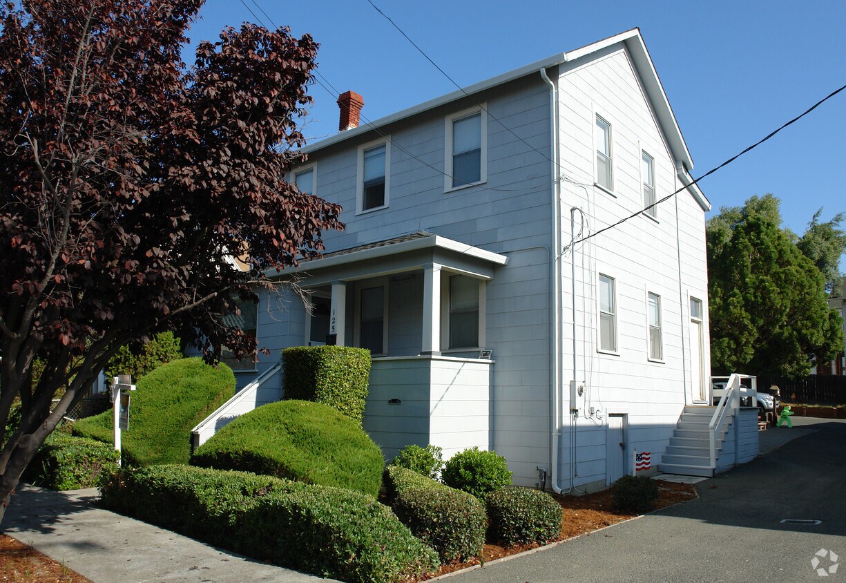 Foto del edificio - 125-131 E F St