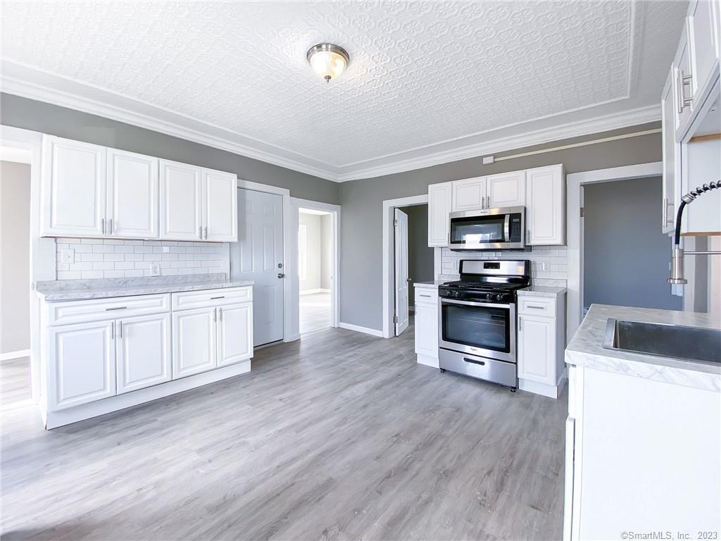 121 Springdale Ave Unit 1st Floor, Meriden, CT 06451 Apartment for