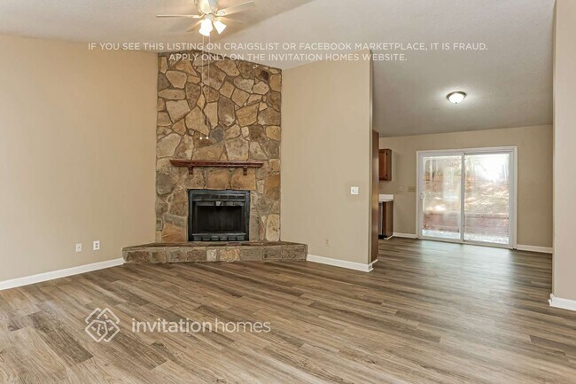 Foto del edificio - 3041 Park Creek Ct
