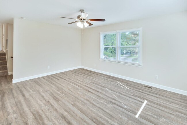 Foto del edificio - 1447 E Perry St