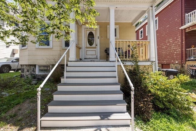 Building Photo - 85 Linden Ave