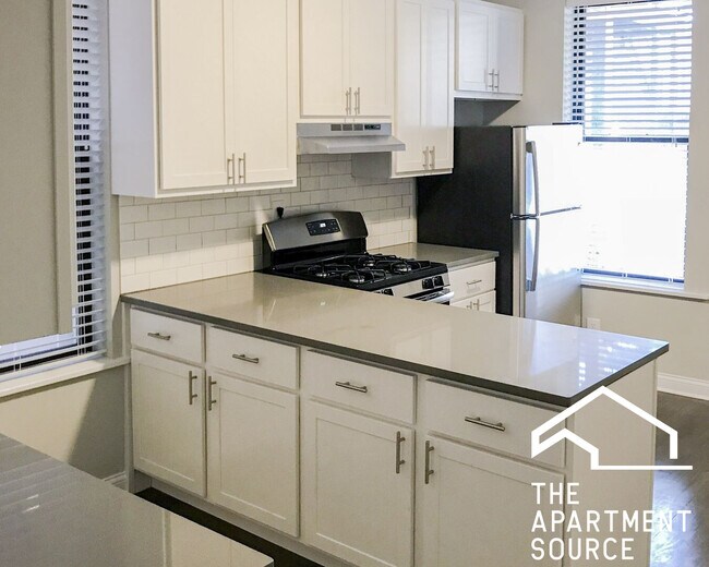 Building Photo - 2730 N Wayne Ave