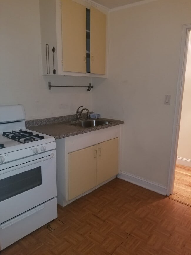 Building Photo - 9833 64th Ave