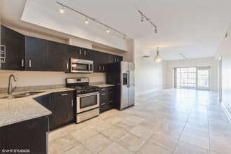 Building Photo - 5758 N California Ave