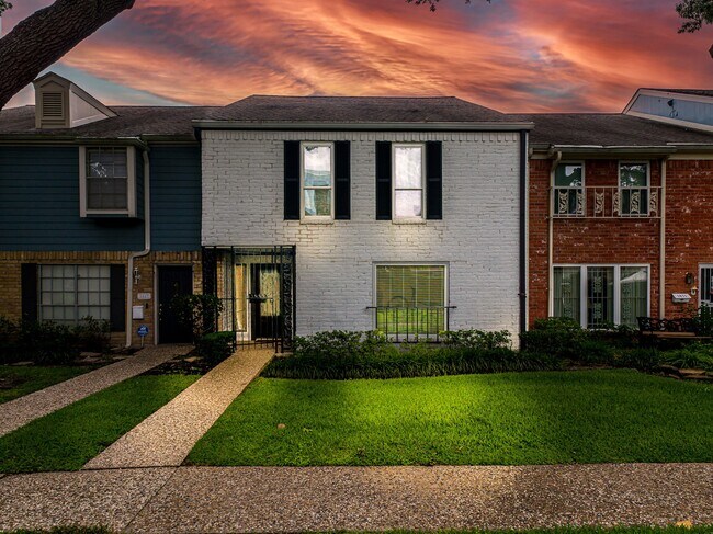 Foto del edificio - 1669 W Sam Houston Pkwy S