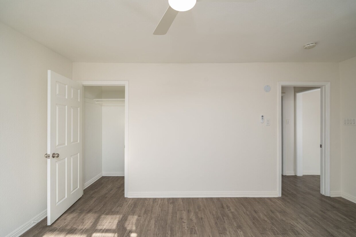 Foto principal - COMING SOON!COZY 2 BED 1 BATH UNIT!