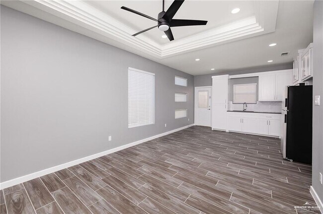 Building Photo - 503-505 W Farm to Market 495