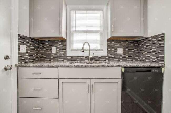 Foto del edificio - 2510 E 59th St