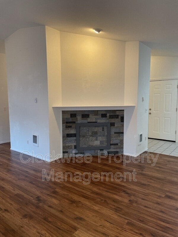 Building Photo - 9709 11th Ave Ct E