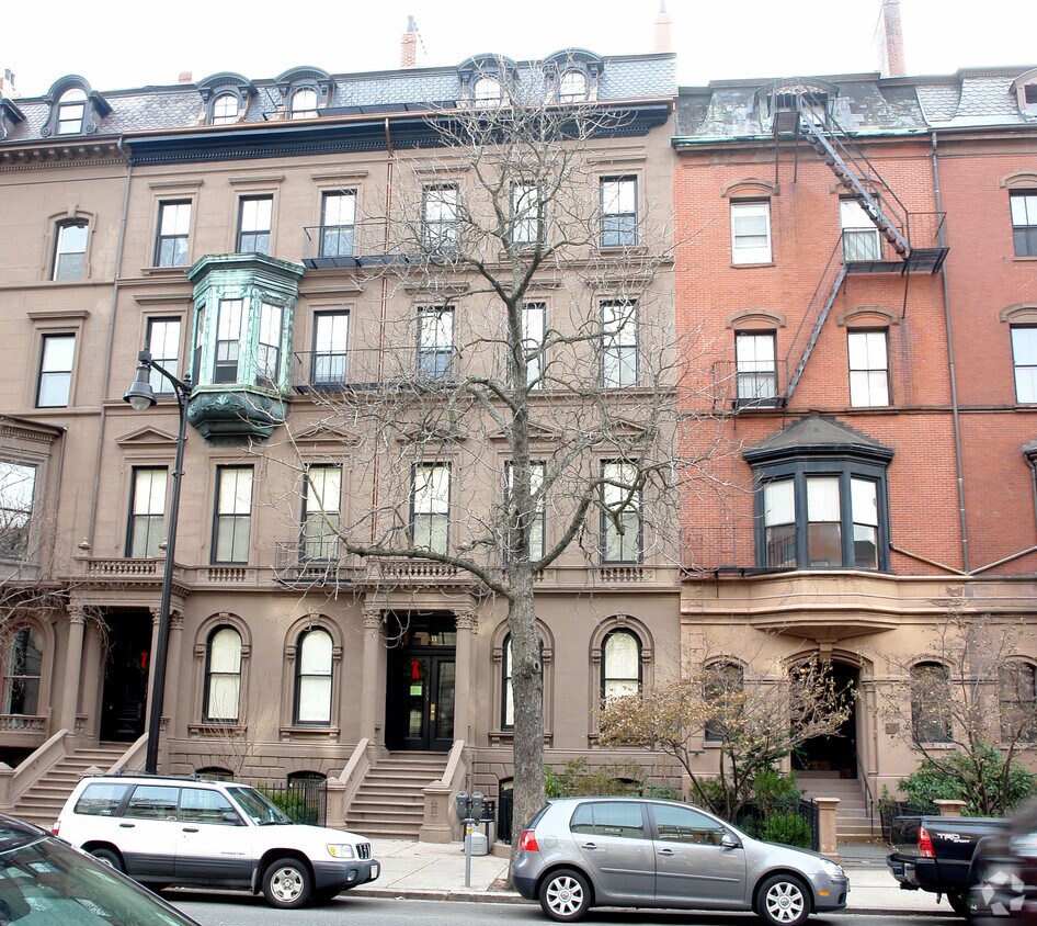 Building Photo - 133 Beacon St