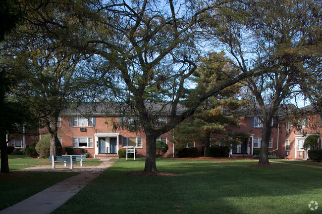 Building Photo - Hunterdon Mews