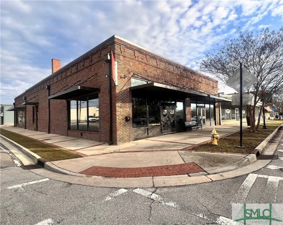 Primary Photo - 108 N Daniel St