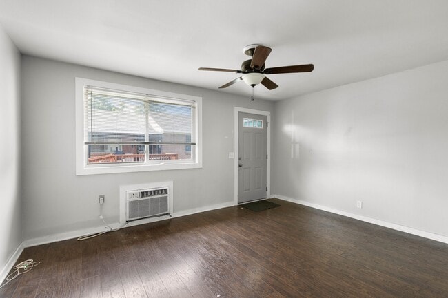 Building Photo - 1521 22nd Ave N