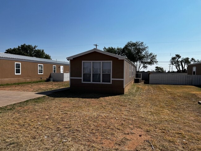 Building Photo - 3 Bedroom-2Bath located near CAFB