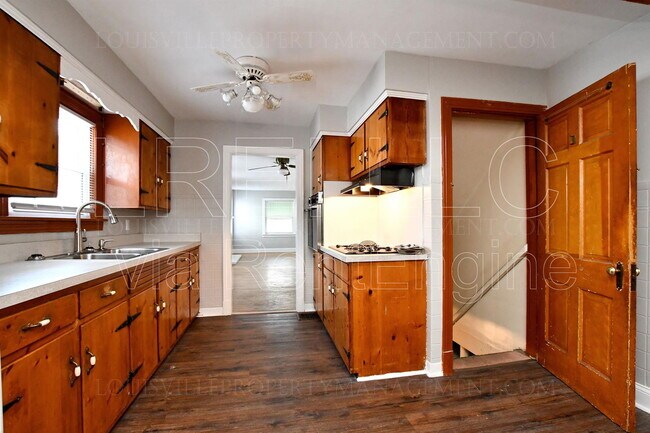 Building Photo - 402 N 41st St