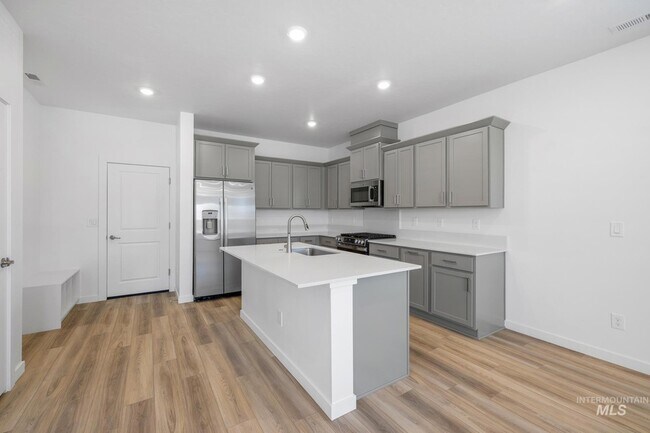 Foto del edificio - 4242 W Perspective St