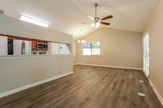 Building Photo - 6847 Coralberry Ln N