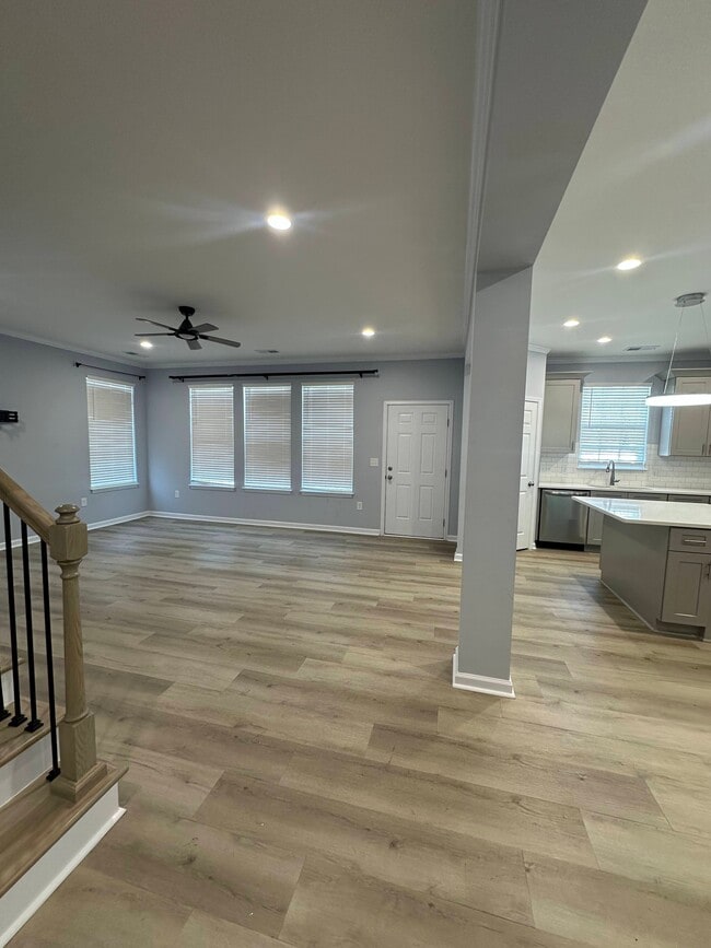 Building Photo - 517 Cardamon Ct