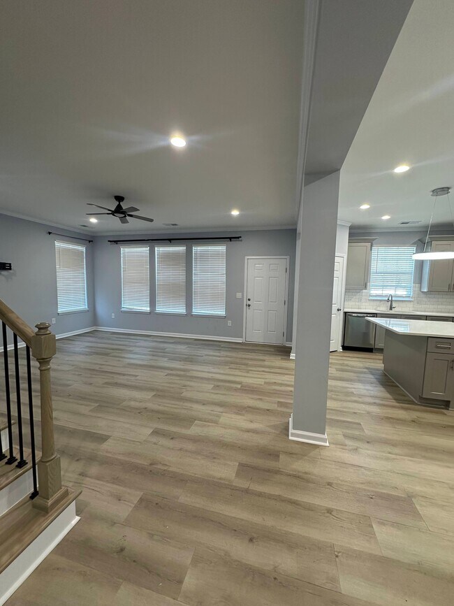 Foto del edificio - 517 Cardamon Ct