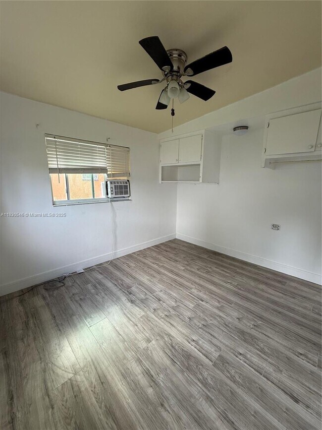 Building Photo - 1107 Seventh Way
