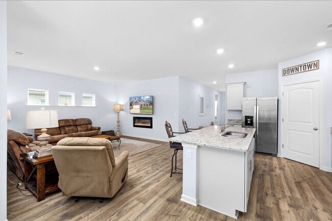 Foto del edificio - 3 bedroom, 2 bath home in Oakland TN built in 2024