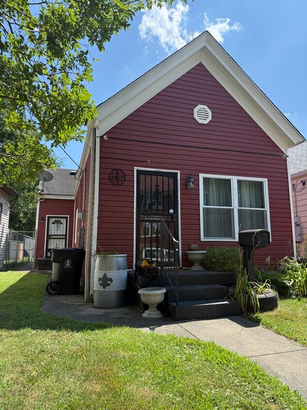 Primary Photo - 3446 W Jefferson St
