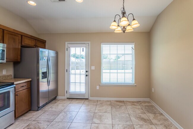 Foto del edificio - 2733 Sapper Ln