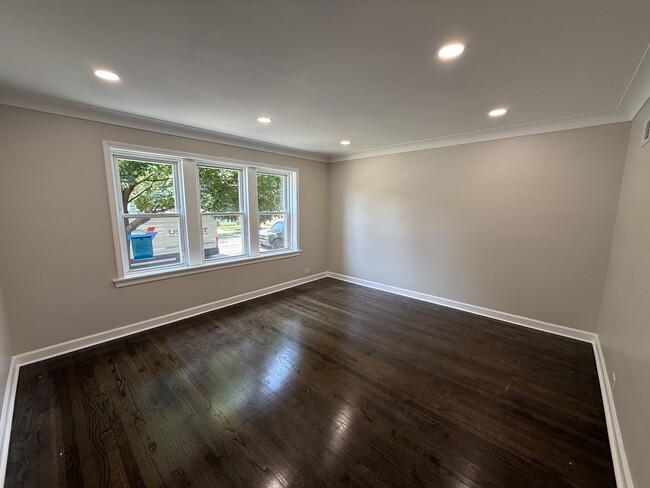 Building Photo - 1637 Elmwood Ave