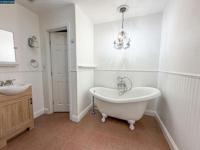 Foto del edificio - 530 Greenmont Dr