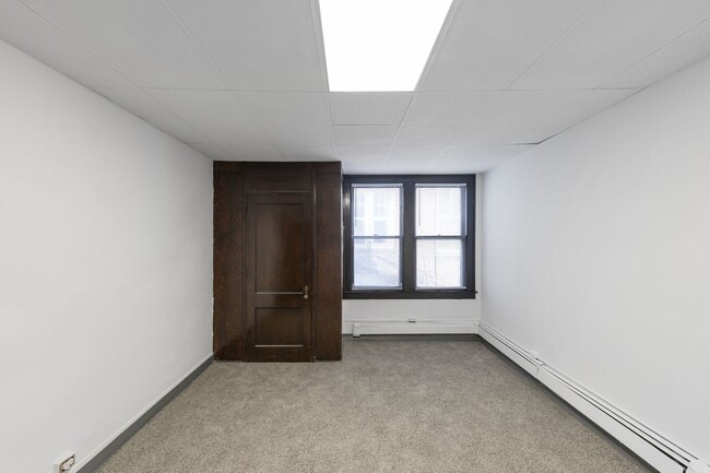 Photo - 2 N Huron St Apartment