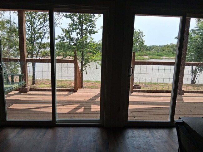 Foto del edificio - 3208 Sunrise Ct