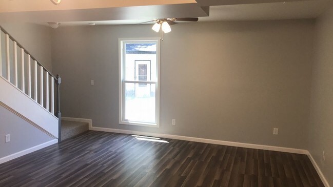 Building Photo - 3 Bedroom 2 Bath Duplex in Lebanon